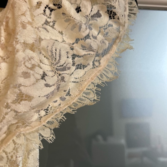 BCBG max azaria sleeveless lace top - Picture 4 of 4